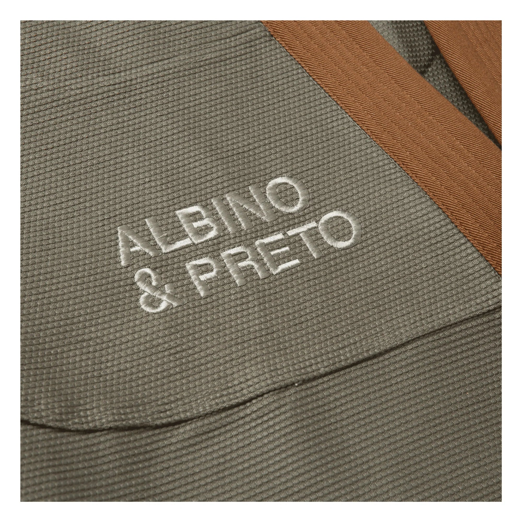 Albino & Preto Tranquility BJJ Gi Kimono